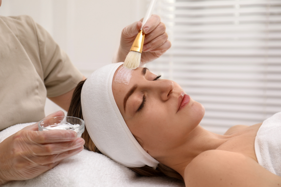 Chemical Peel Hydra Facial, Carbon Facial Laser Toning Dermcure skin, hair, and laser center dr. Aastha Shukla and Dr. Utkarsh Shukla